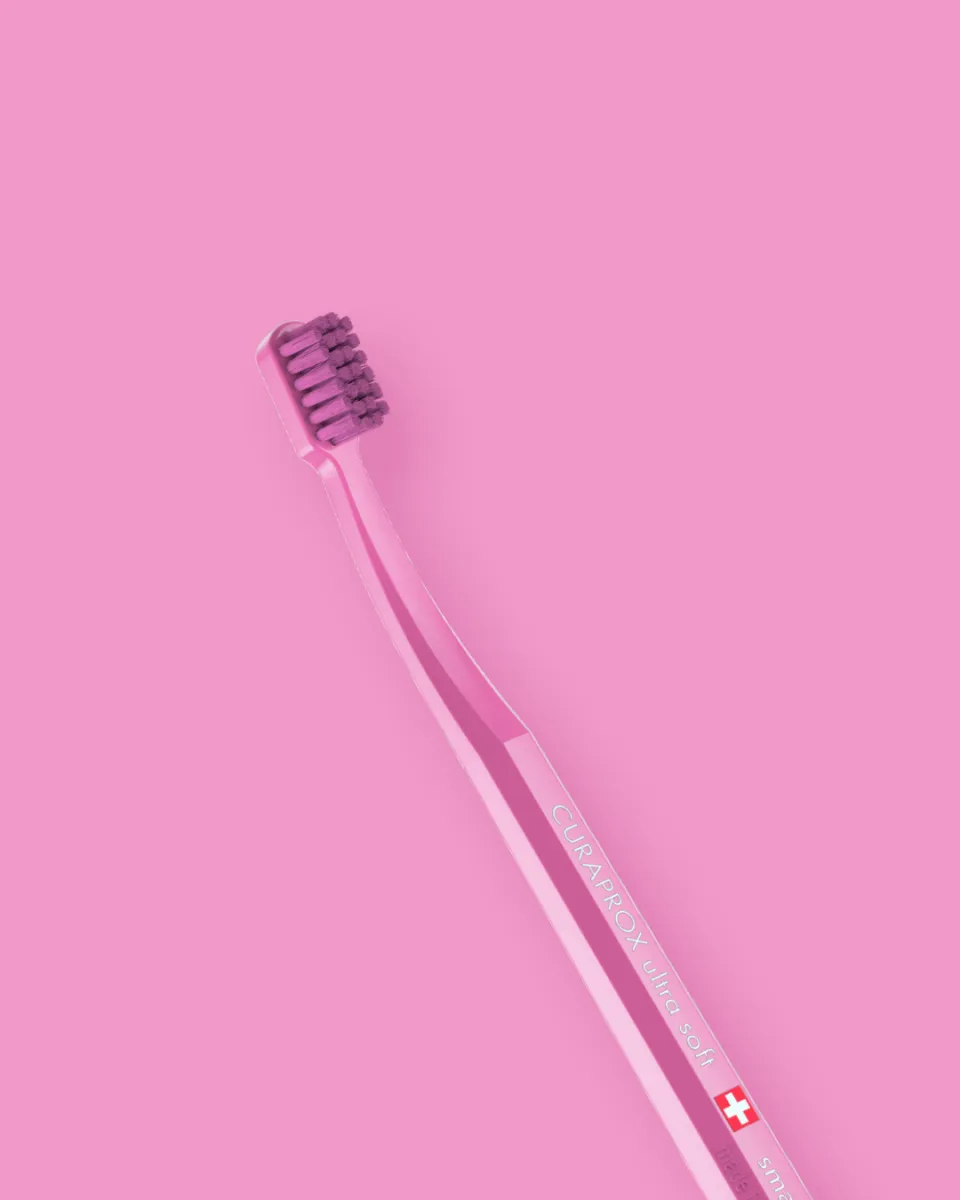 CS smart: die kompakte Zahnbürste im 3er-Pack – Curaden AG, Toothbrushes