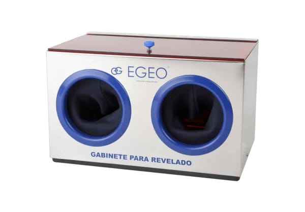 Gabinete de Revelado Acero Inoxidable s/ Negatoscopio. Egeo