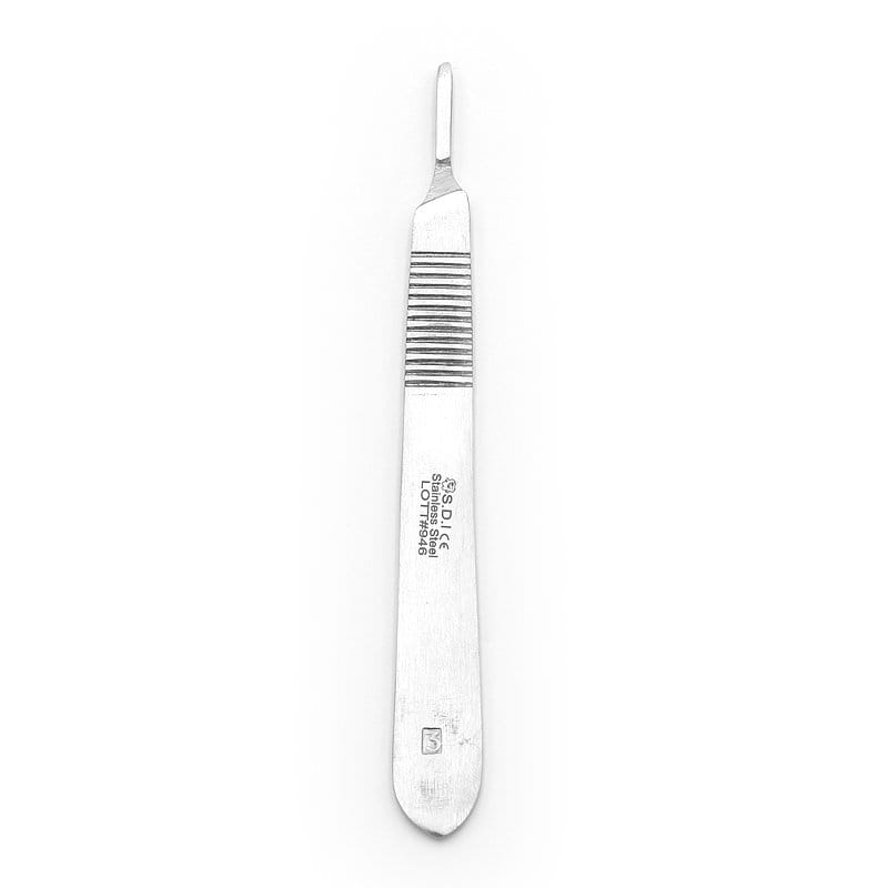 Precision Mastery: Scalpel Handle No.3 for Surgical Excellence – Absolute Sport Srl Skeema Dental Italia, Skalpelle und Zubehör