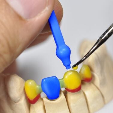 Tiges de Coulée Boite Métallique – CHARMING Dentalprodukte GmbH, Investment Materials