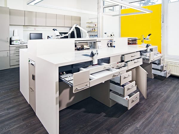 Techniktisch F60