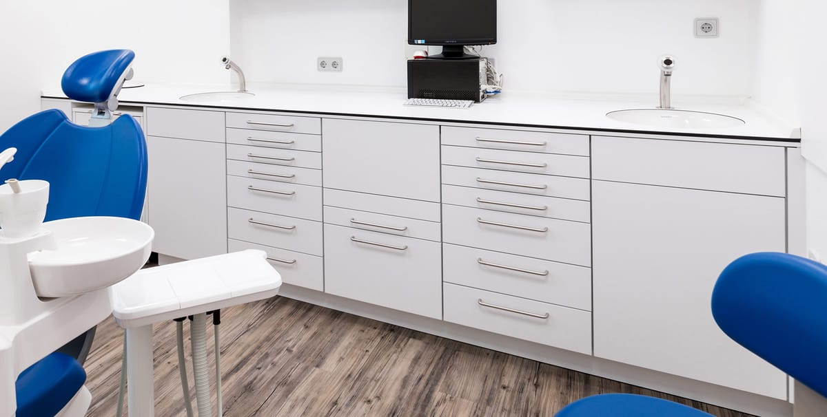 Röntgenschrank – Freuding Labors, Practice Furniture and Accessories