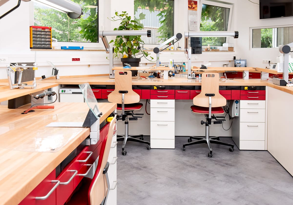 Freuding Techniktische – Freuding Labors, Geräte