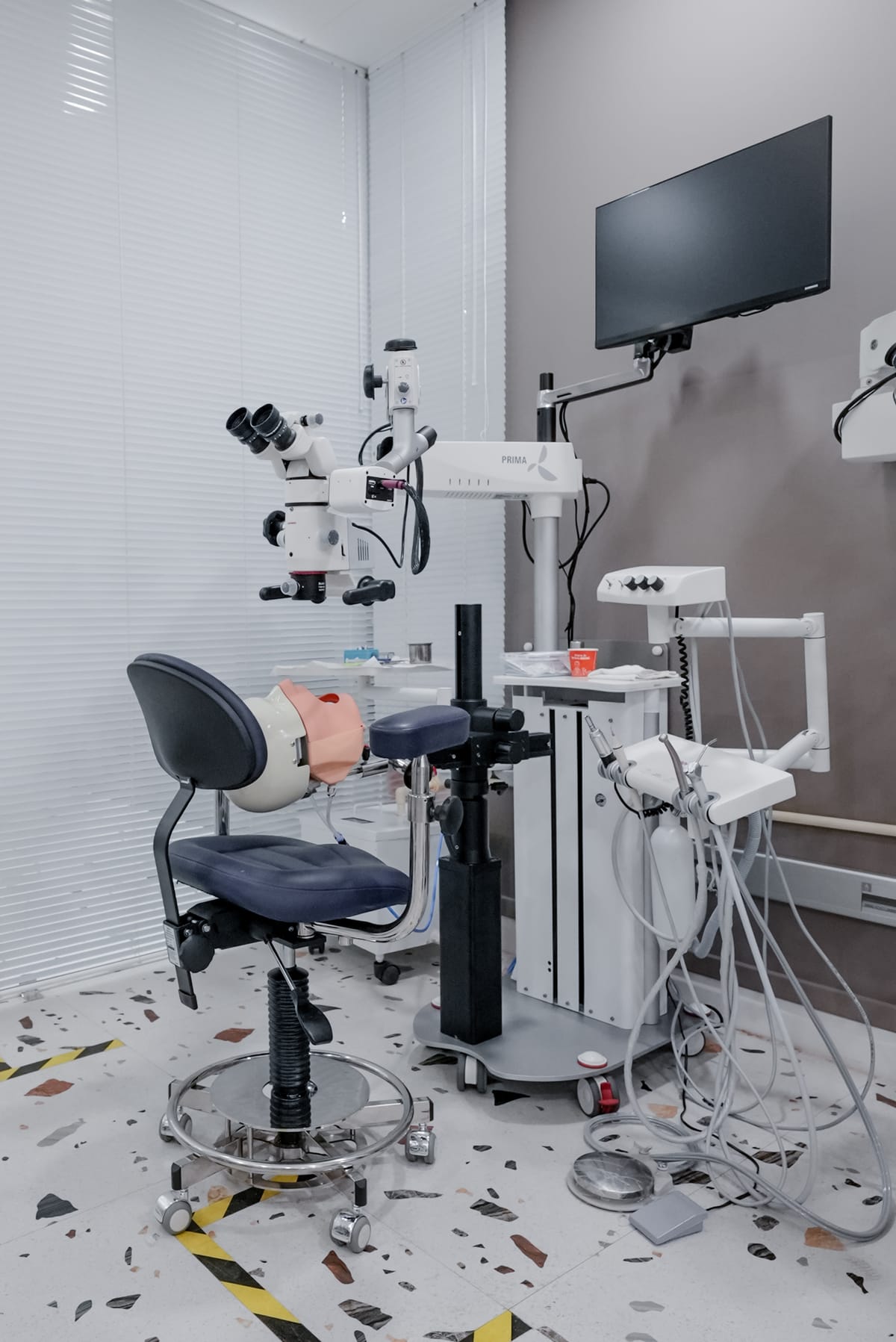 Mobile Dental Simulation Unit – Labomed Europe b.v., Geräte