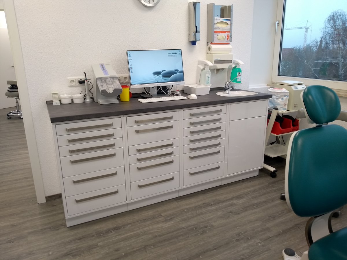 Möbellinie Domika – Le-iS Stahlmöbel GmbH, Geräte