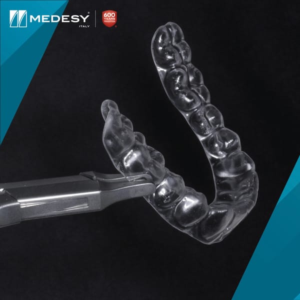 PLIERS FOR ALIGNERS