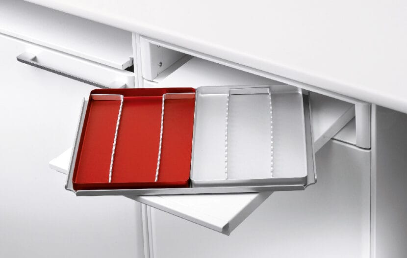 Pull out shelf with pivoting holder for 2 standard trays – Rossicaws SRL, Einrichtungsgegenstände und -Zubehör