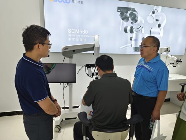 SCM850 dental microscope