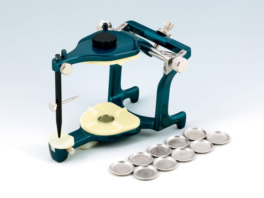 Activateur (articulateur à valeurs moyennes) – Yamahachi Dental MFG., CO., Articulators and Accessories