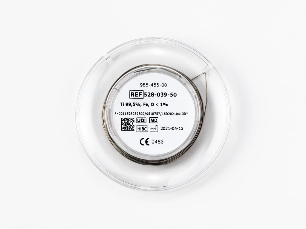Soudure laser en titane pur (純チタンレーザーソルダー) – Yamahachi Dental MFG., CO., Alloys and Solders