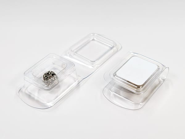 Transparente Transportbox für zahntechnische Arbeiten